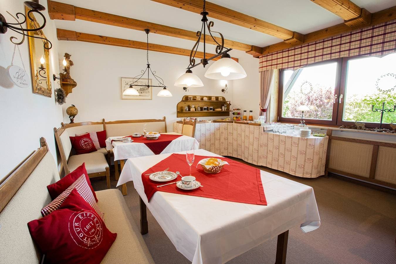 Foto 12 von 24: Prinzregent Luitpold Hotel garni - Komfort-Doppelzimmer mit Balkon
