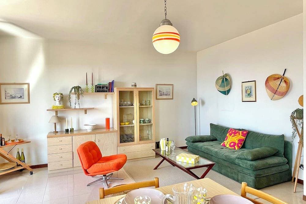Foto 11 von 30: D1Mora Oleandro apartment with terrace Lake View in central area in Tignale