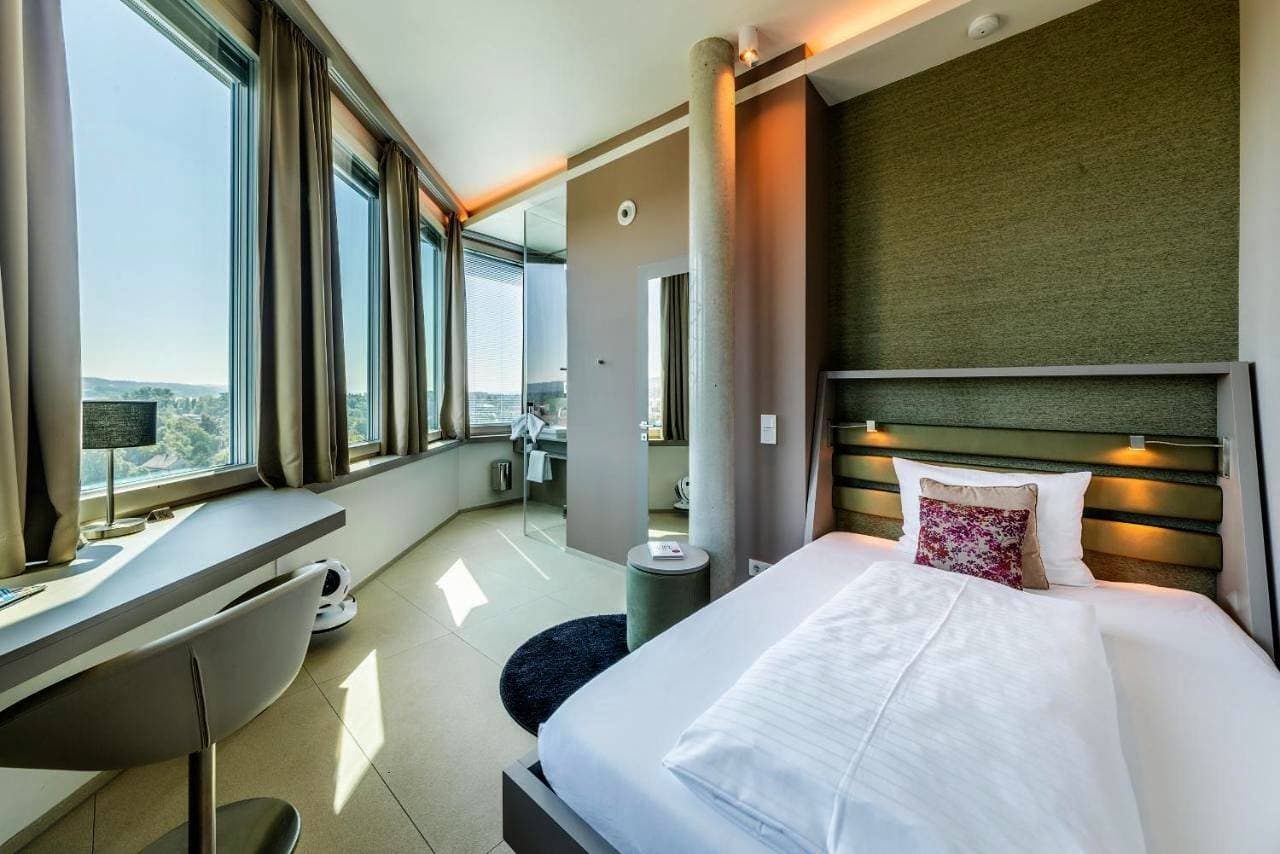 Foto 4 von 10: Double Room with Balcony - First Floor