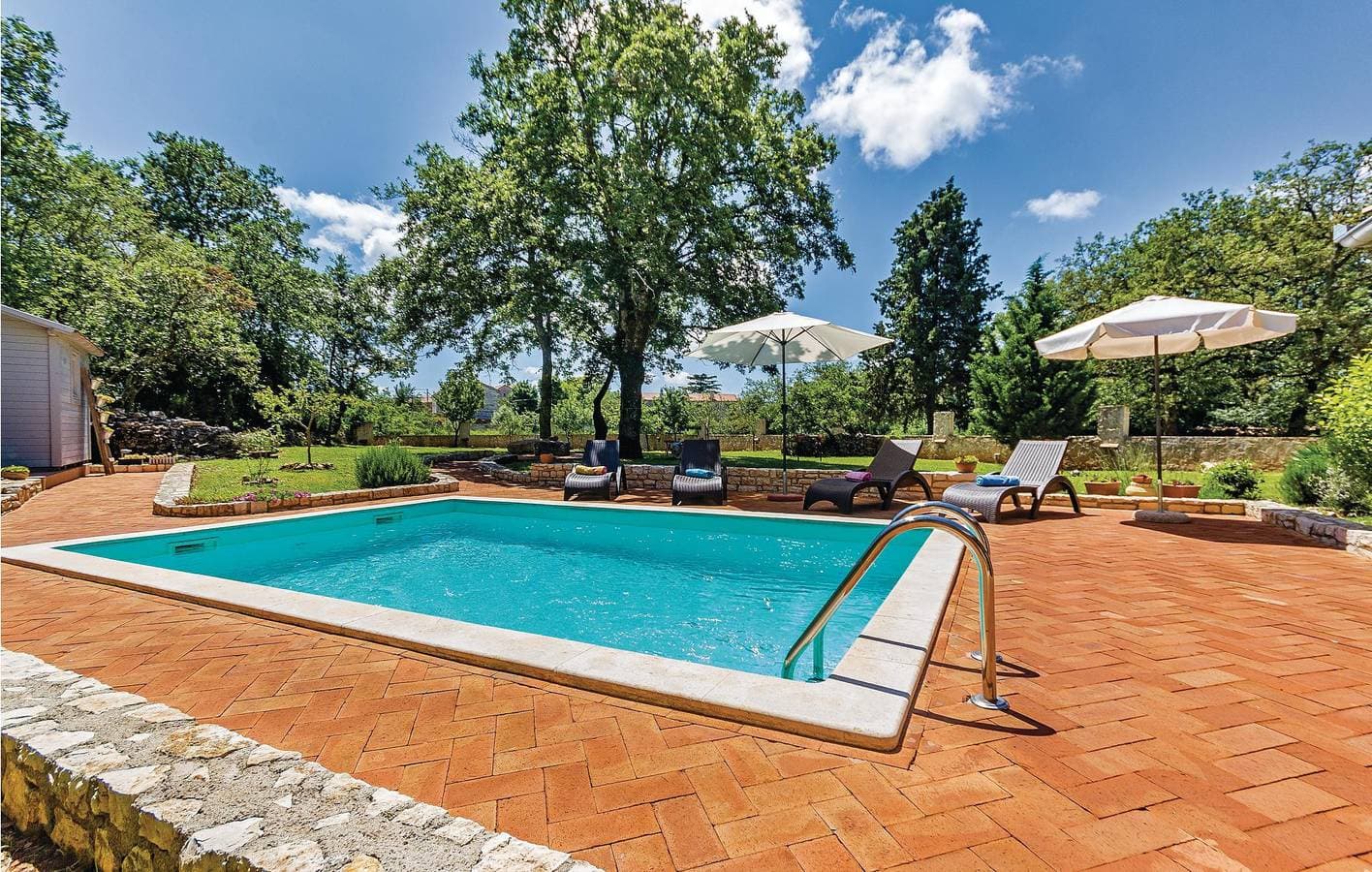 Foto 11 von 39: Reizende 2-Zimmer-Wohnung mit Pool, WLAN und Parkplatz in der Nähe des Restaurants Klarići
