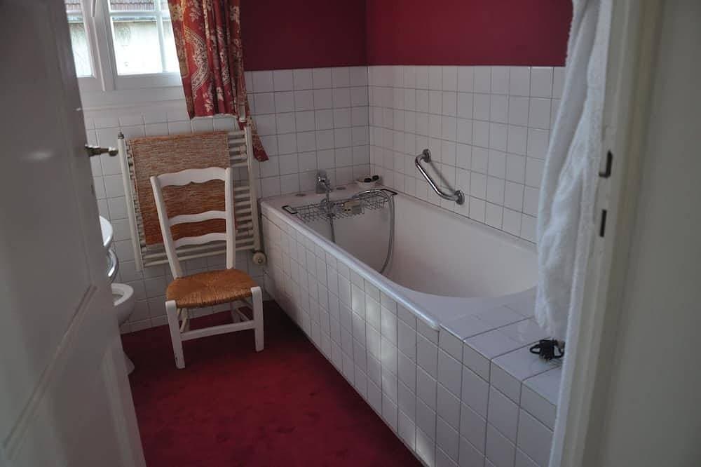 Foto 7 von 26: Villa spacieuse à Dieppe, 3 chambres, 3 salle de bains, jardin fleuri
