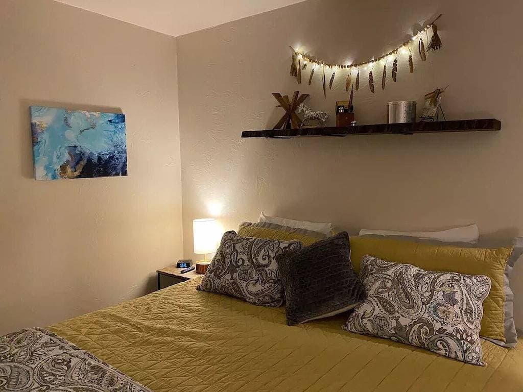 Foto 5 von 13: Horsefeathers 🐾 pet friendly funky comfort