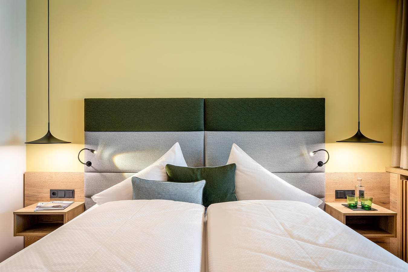 Foto 5 von 54: Komfort-Doppelzimmer mit Schlafcouch ab 14 Nächte