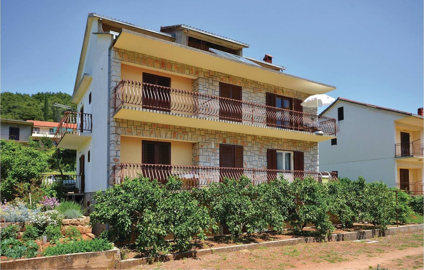 Foto 3 von 20: Gemütliche Wohnung mit Terrasse, WLAN und Parkplatz, 2,5 km vom Strand entfernt