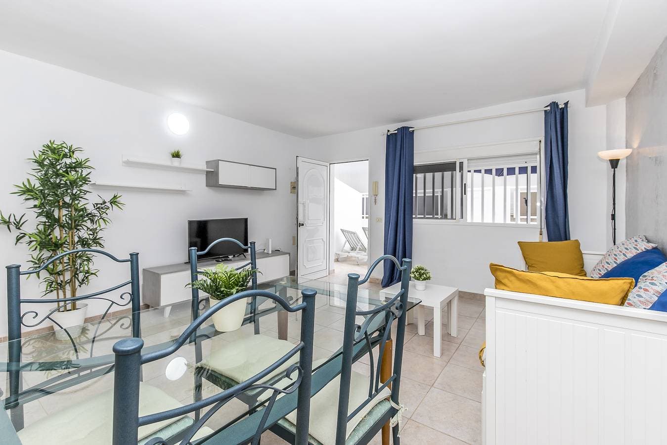 Foto 4 von 35: Ferienwohnung für 3 Personen mit Pool