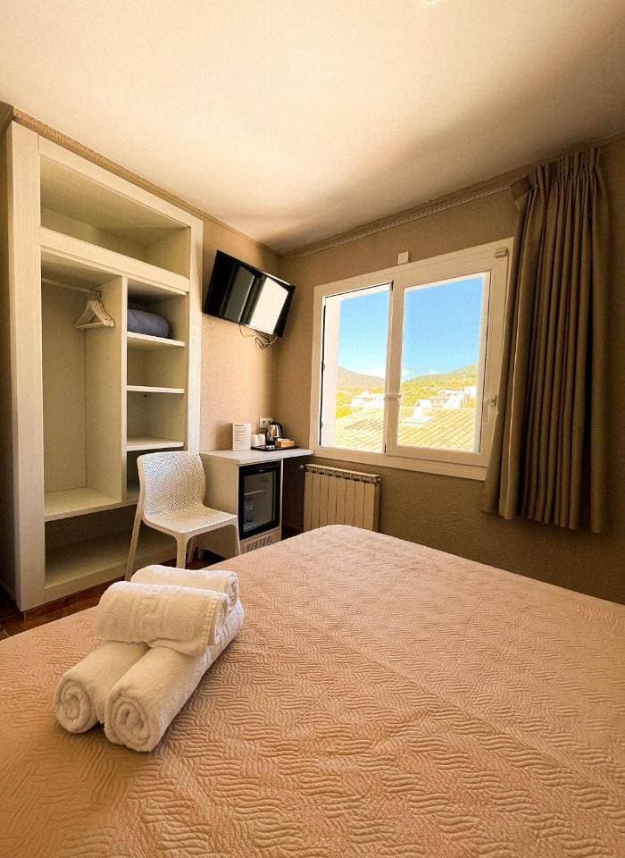 Foto 7 von 17: Double Room with Private Bathroom