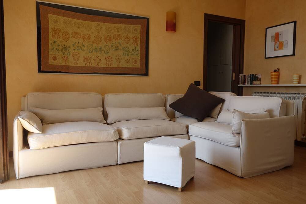 Foto 7 von 25: Modern apartment, Residence with swimming pool surrounded by greenery with Free Wi-Fi