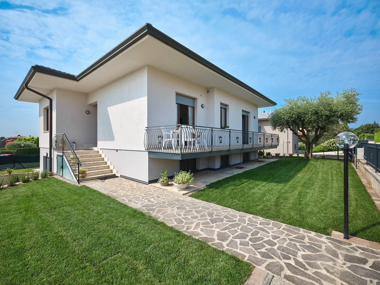 Foto 12 von 57: Regarda - "Villa Harmony" mit privat Pool und Garten