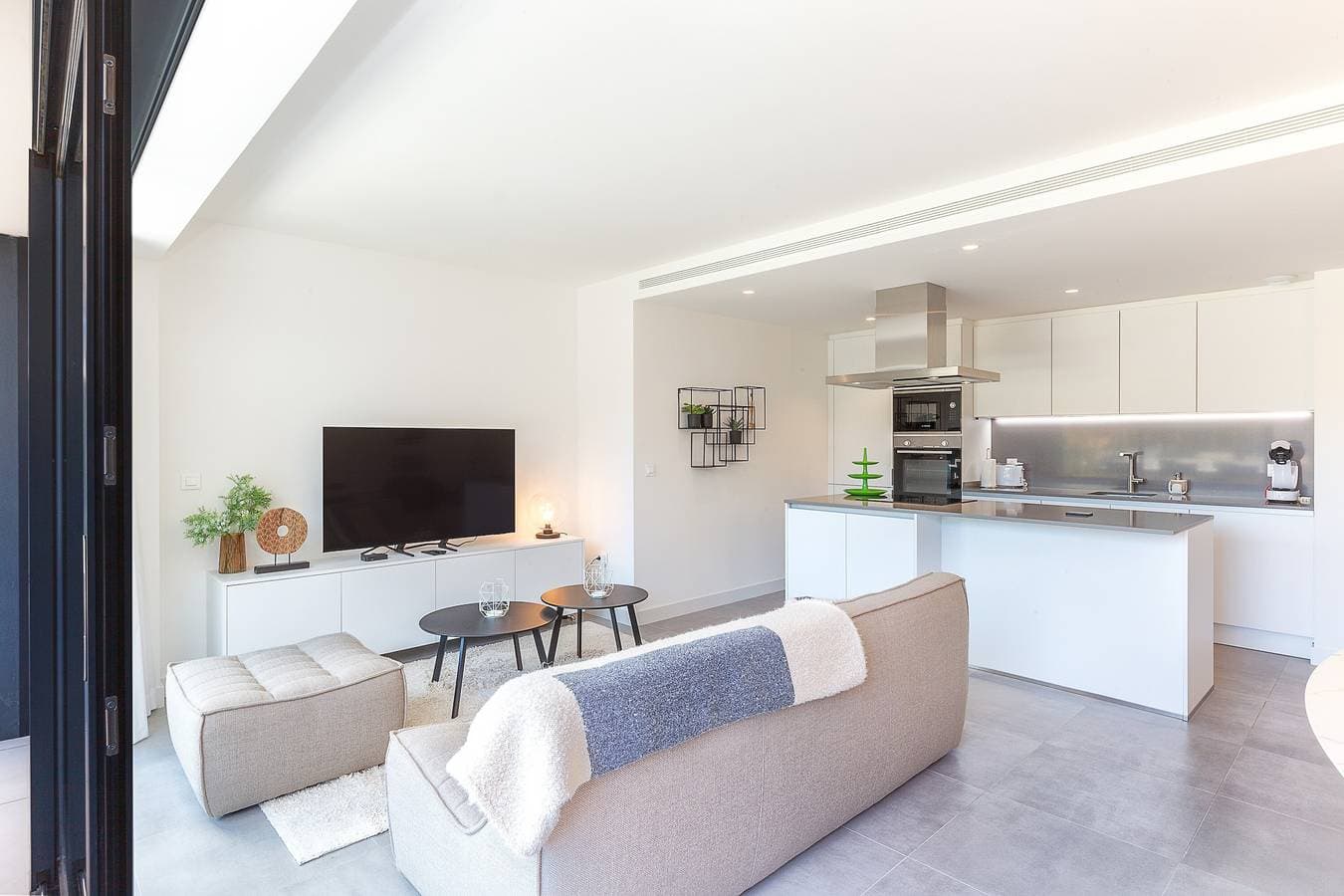Foto 6 von 26: Luxuriöse Ferienwohnung mit 3 Schlafzimmern mit Bergblick, Pool, WLAN & Terrasse