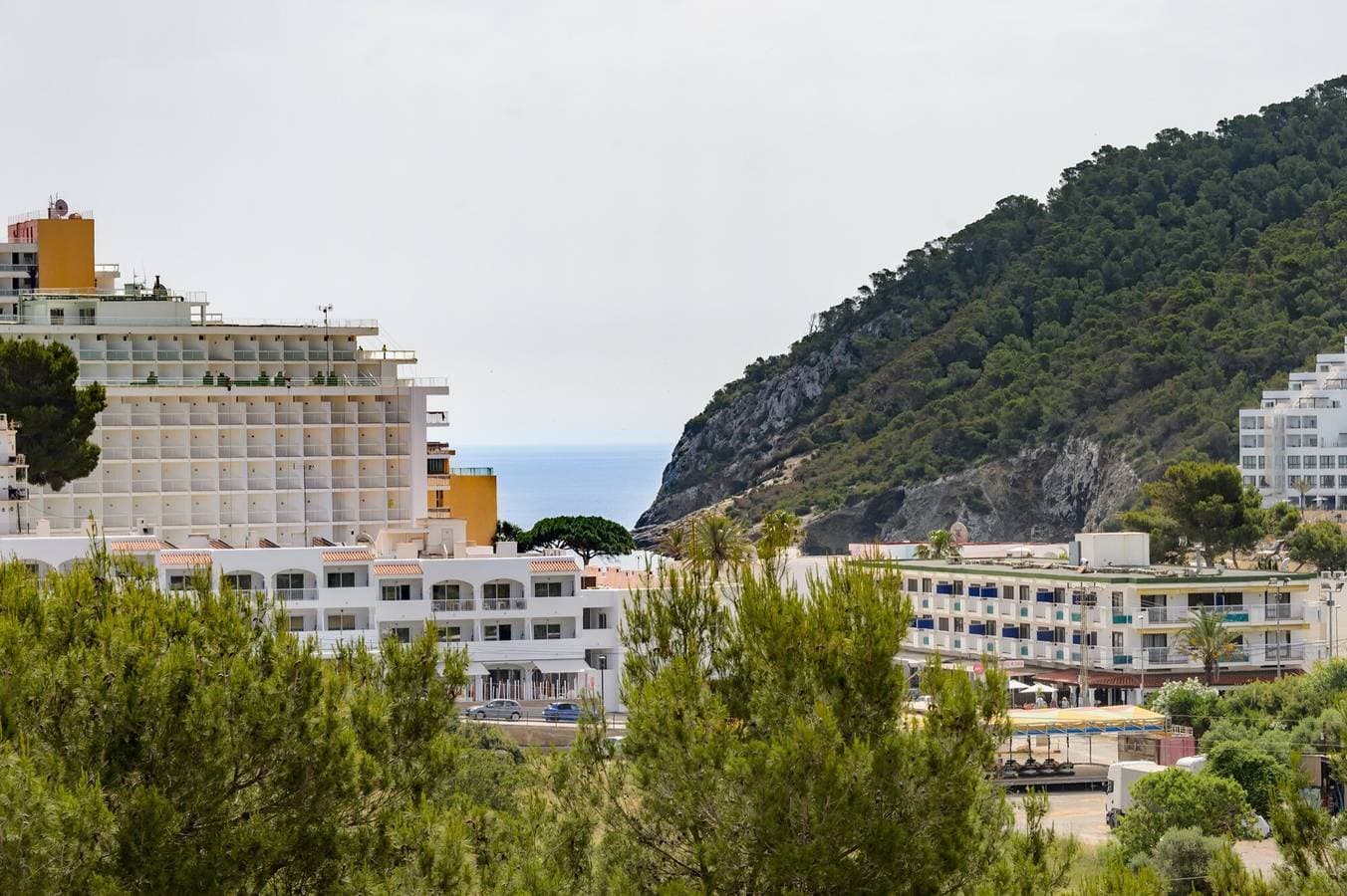 Foto 12 von 25: Ferienhaus "Casita en Cala Llonga" mit Meerblick, Gemeinschaftsgarten & Pool