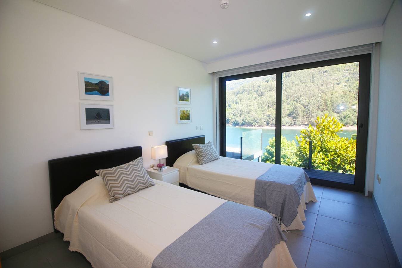 Foto 11 von 21: Apartamento Javali - Casas Barca do Rio - Gerês
