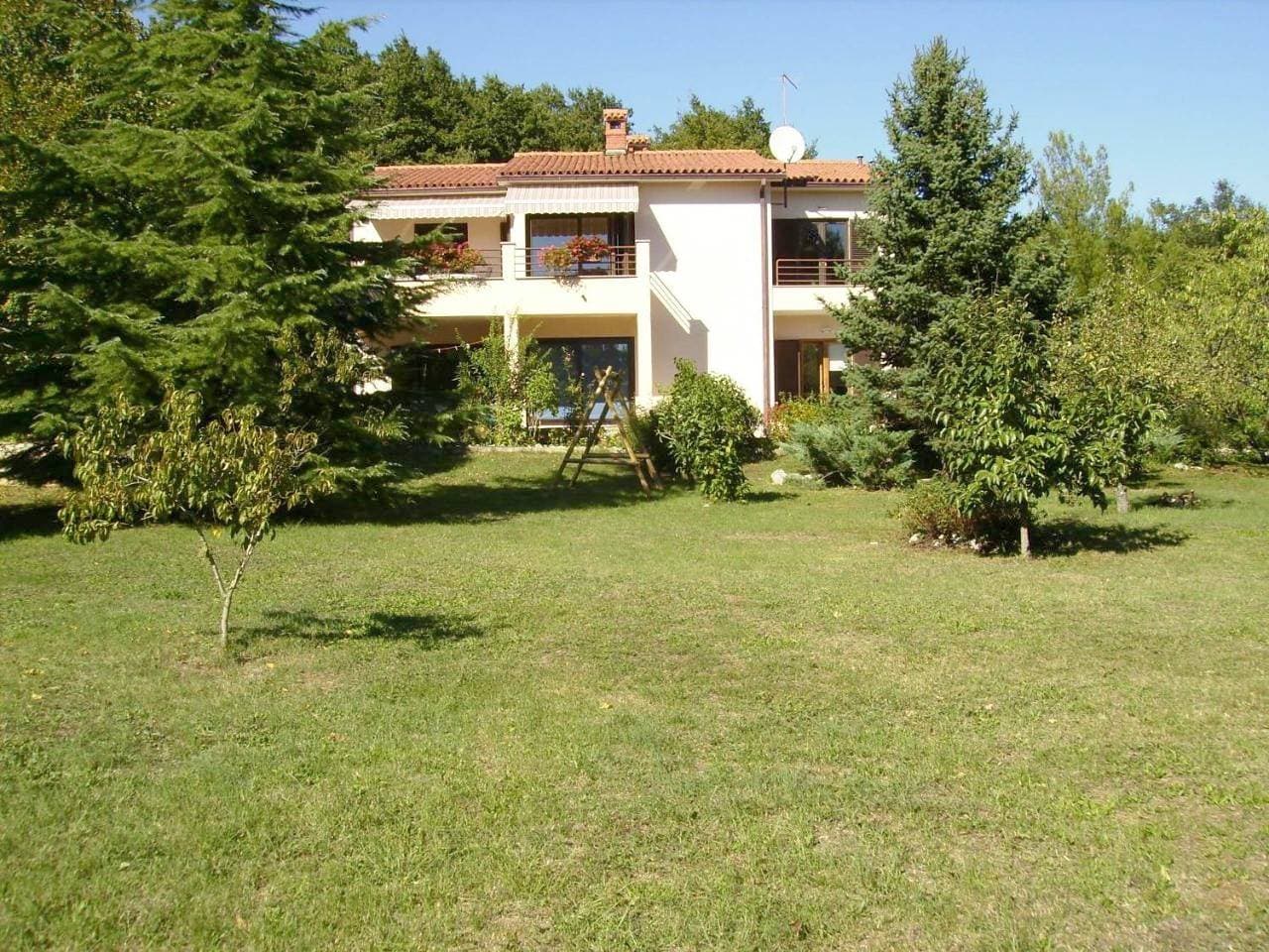 Apartment Neda Z-velika okućnica, besplatni parking i optički wi-fi 1