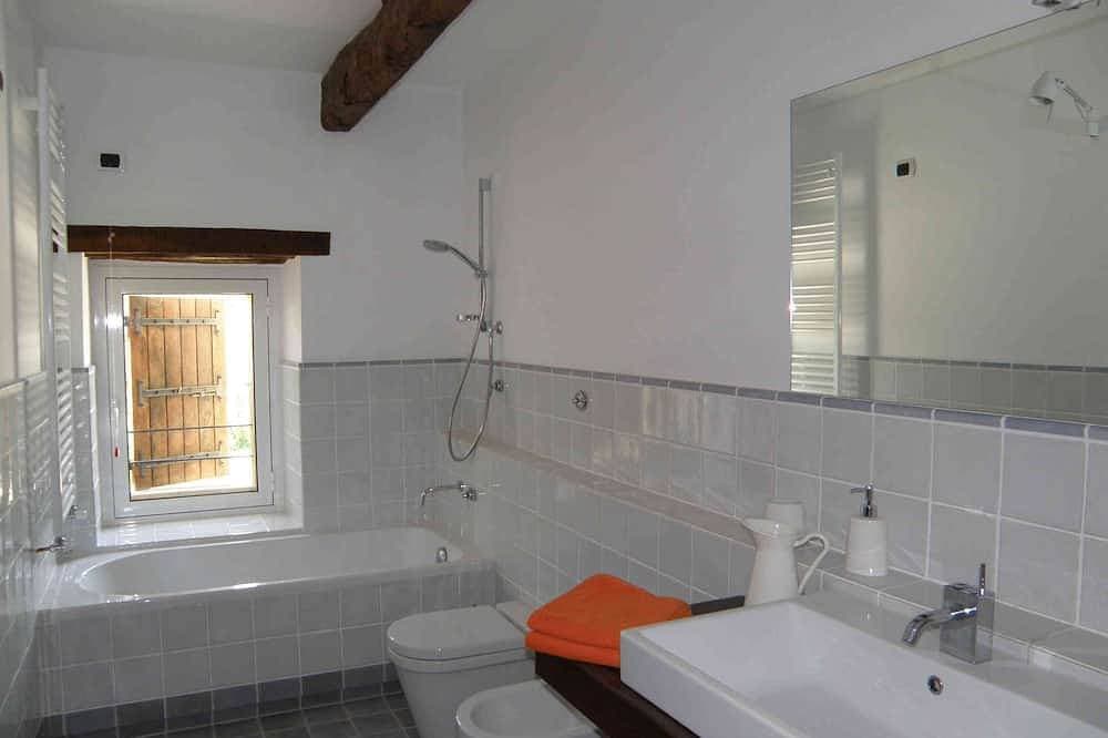 Foto 7 von 30: Villa mit Pool, nicht weit vom Meer, ruhig gelegen, mit herrlichem Ausblick