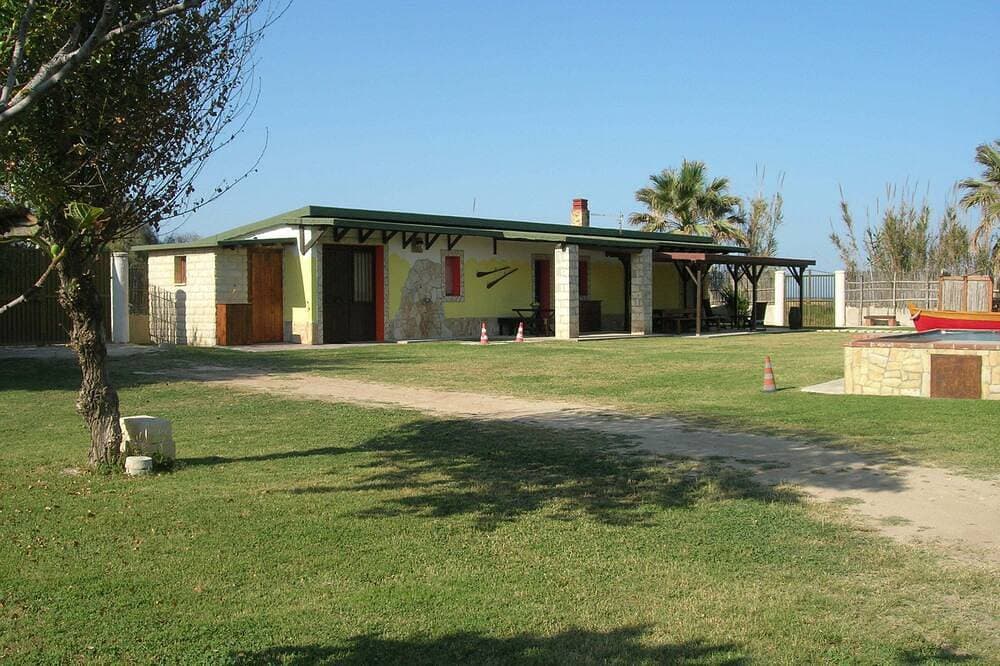 Foto 3 von 30: Chalet mit privatem Pool mit direktem Zugang zum Strand