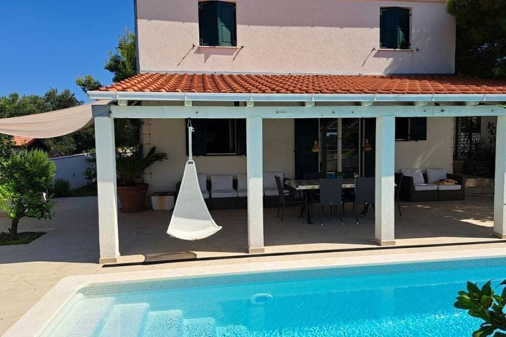 Foto 12 von 30: Villa Voga - House with Private Pool  Close to Beaches and Other Amenities