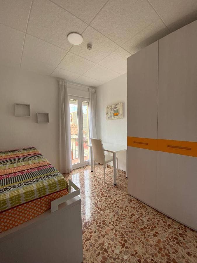 Foto 4 von 30: Three-Bedroom Apartment