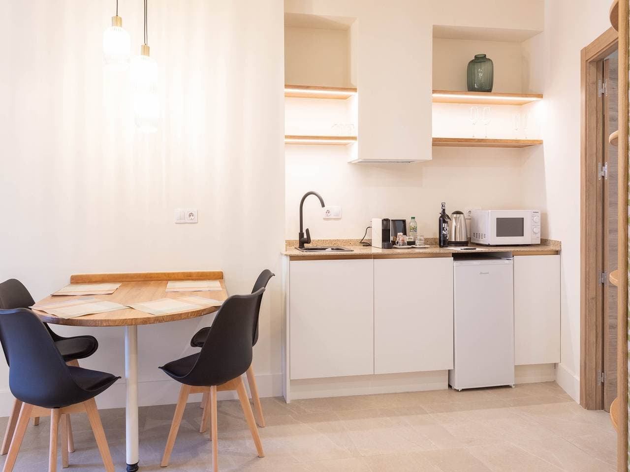 Foto 3 von 21: Vier-Zimmer-Apartment mit Whirlpool