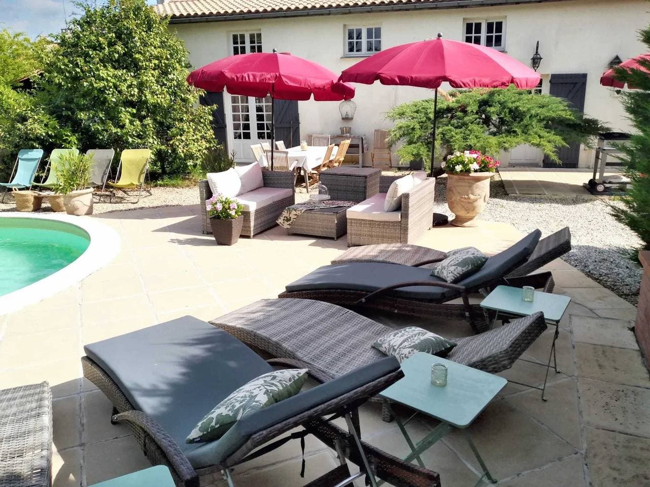 Charmante Villa in Arsac mit privatem Pool und Garten 1
