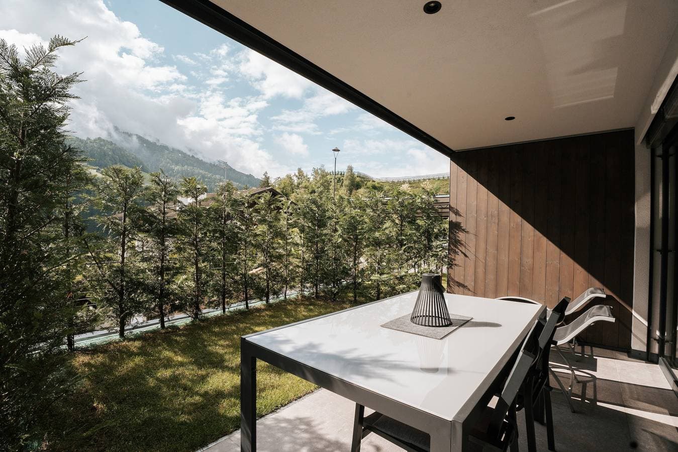 Foto 8 von 43: Einzimmerapartment 'Garden Lodge Exclusive Two' mit Bergblick, privater Terrasse und WLAN