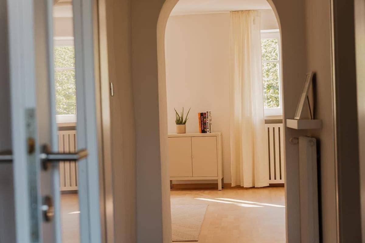 Foto 5 von 39: Two-Bedroom Apartment with Balcony