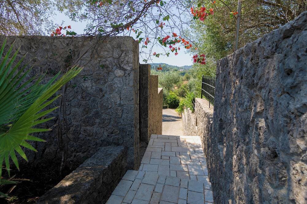Foto 13 von 25: Private Pool Villa Aleca in Dassia Corfu