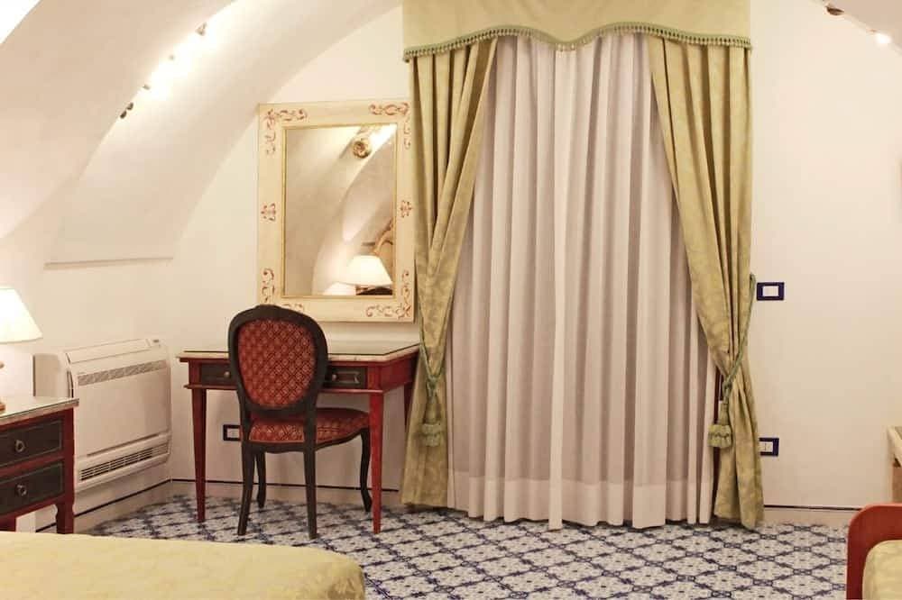 Foto 6 von 30: Romantische Amalfi Villa Amalfi Mit herrlichem Meerblick, Garten, Parkplatz auf Anfrage
