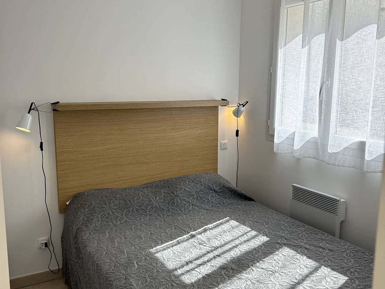 Foto 9 von 21: Wohnung am Strand mit Meerblick - Beheizter Pool, WLAN, Klima, 3 Zimmer - Linguizzetta