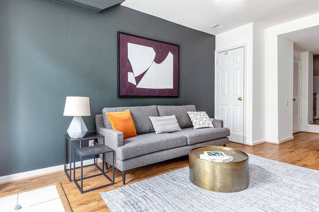 Crisp Dupont Circle 1Br nr. U Street, Metro & Glen’s Mkt, by Blueground 1