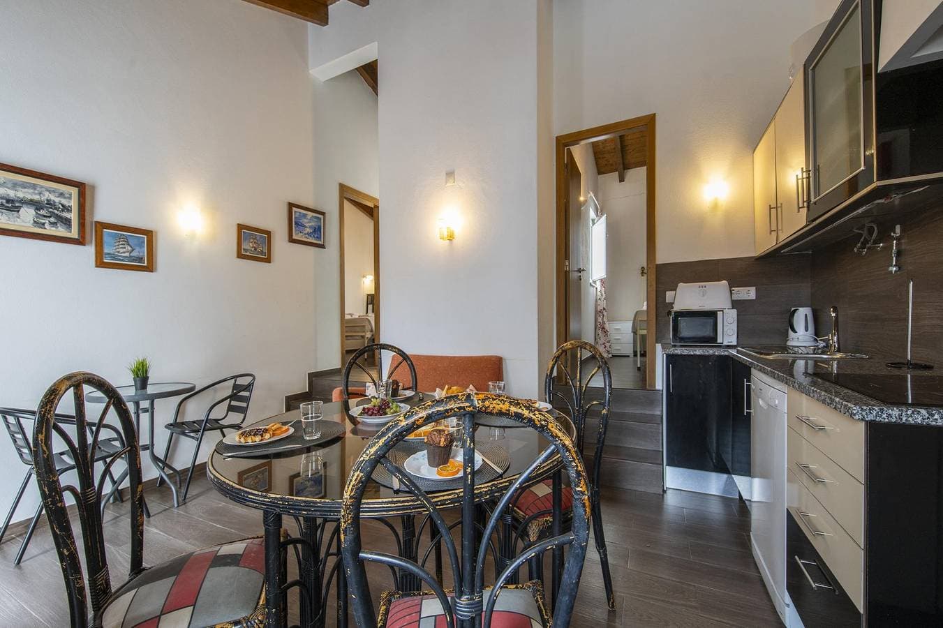 Foto 5 von 34: Ferienwohnung für 4 Personen mit Terrasse