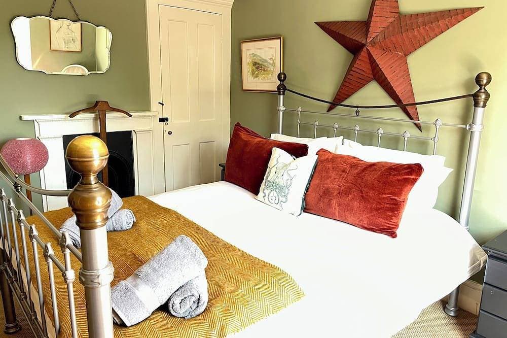 Foto 2 von 28: Stylish Whitstable Cottage/ Beach 2 mins/ Courtyard /free parking/dog friendly.