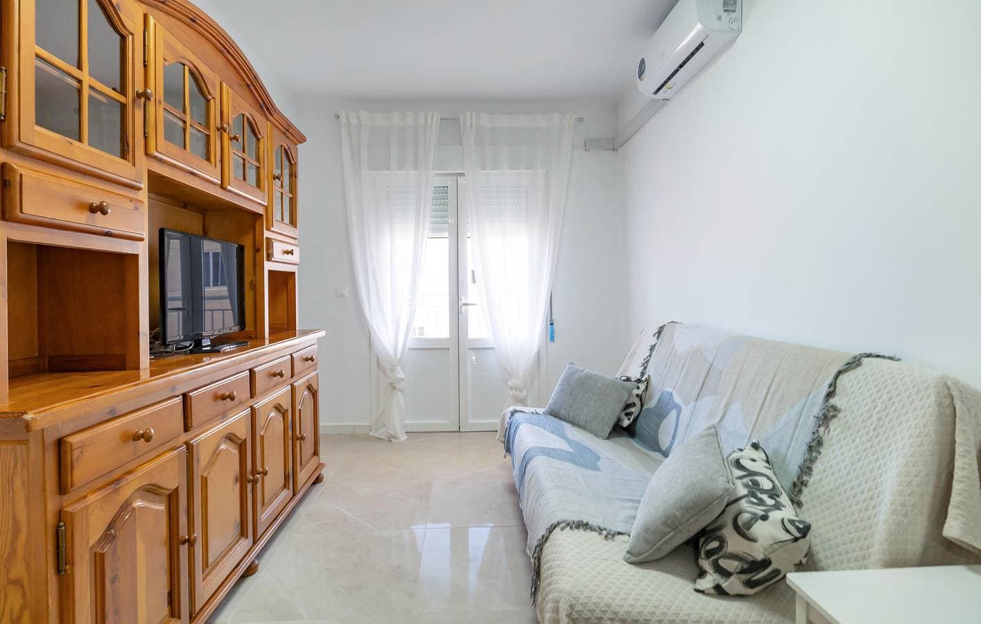 Foto 4 von 20: Glücklich am Strand: Modernes Apartment mit WiFi & AC