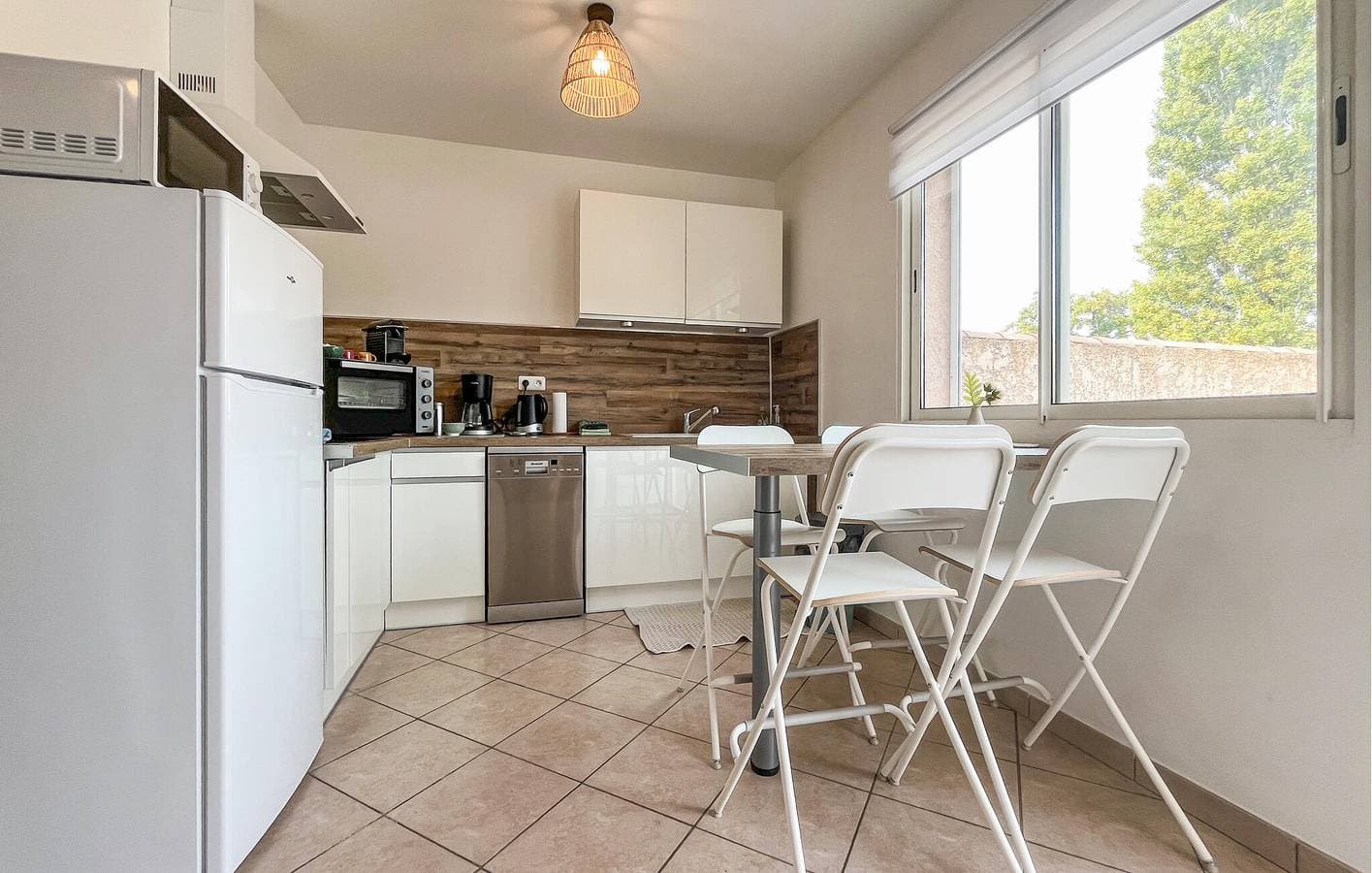 Foto 4 von 24: Gemütliche Wohnung mit WiFi, TV, AC & Parkplatz, 1000m nach Saint-Martin-de-Crau