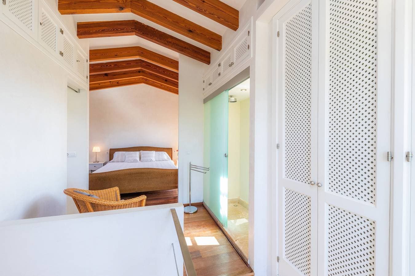 Foto 12 von 27: Ferienhaus Son Frare mit Bergblick, WLAN, Garten, Pool, Balkon und Terrassen; Parkplätze vorhanden