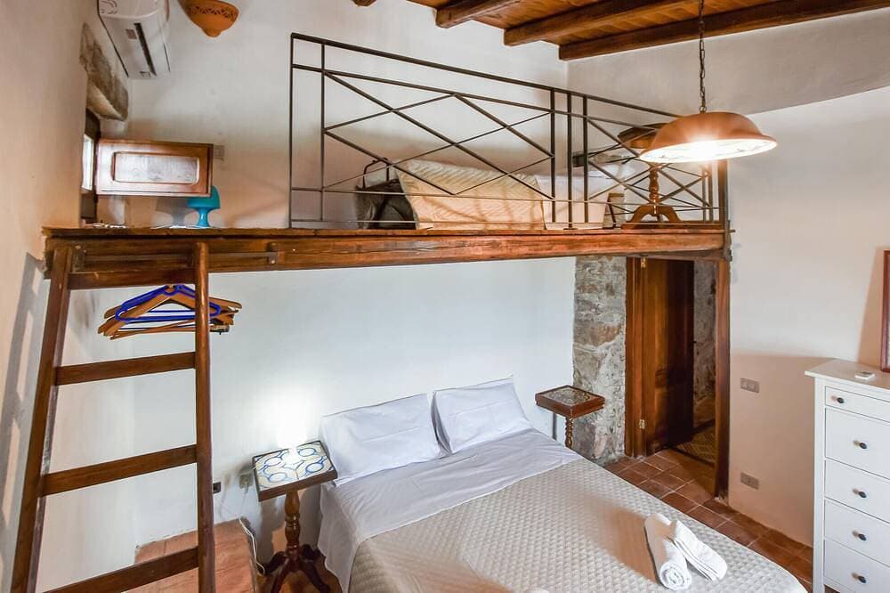 Foto 6 von 30: Beautiful home in Cefalù with private swimming pool, can be inside or outside