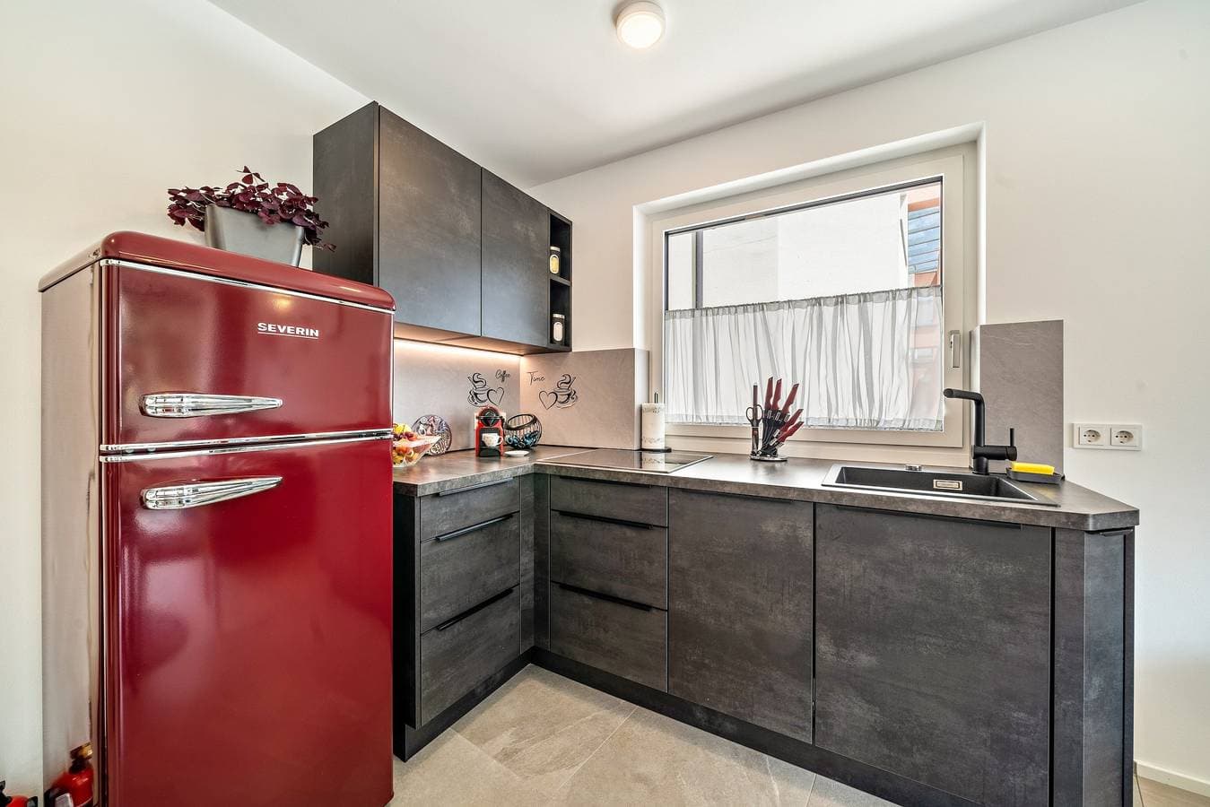 Foto 8 von 25: Ferienwohnung "Il Cuore Rosso" - Neubau im Zentrum mit Bergblick, Balkon und Klimaanlage