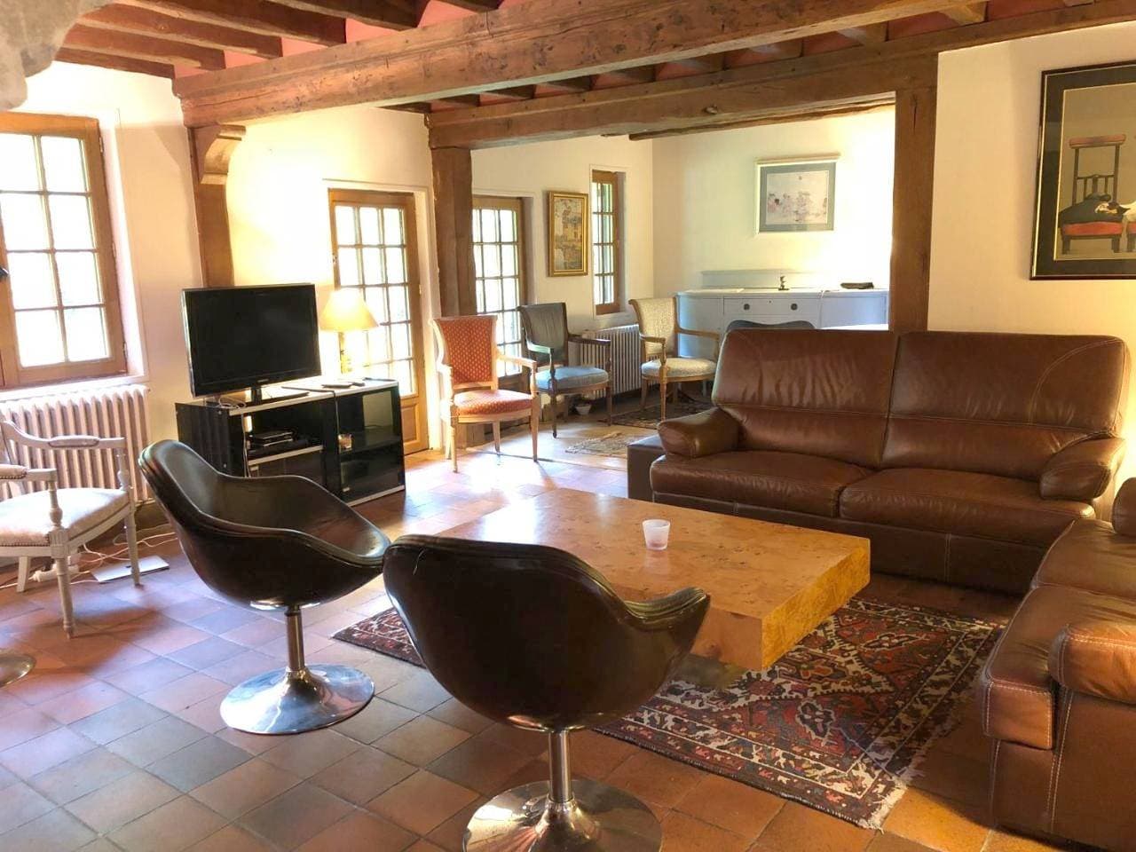 Foto 5 von 10: Five-Bedroom House