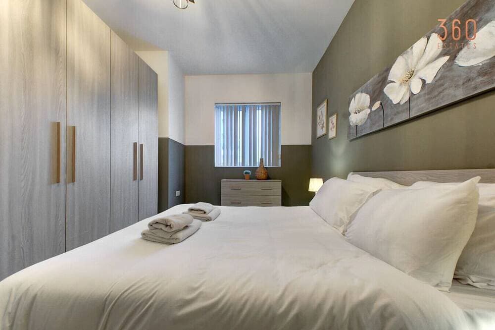 Foto 5 von 24: Cozy 1Br Apt in Gzira with WIFI, AC and comfy bed