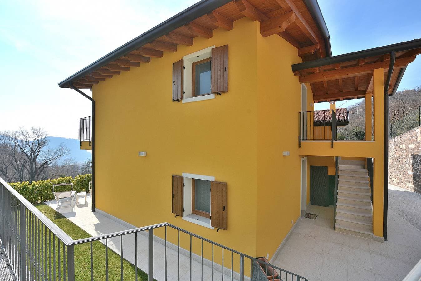 Foto 5 von 15: Red Apartment in Marciaga di Costermano