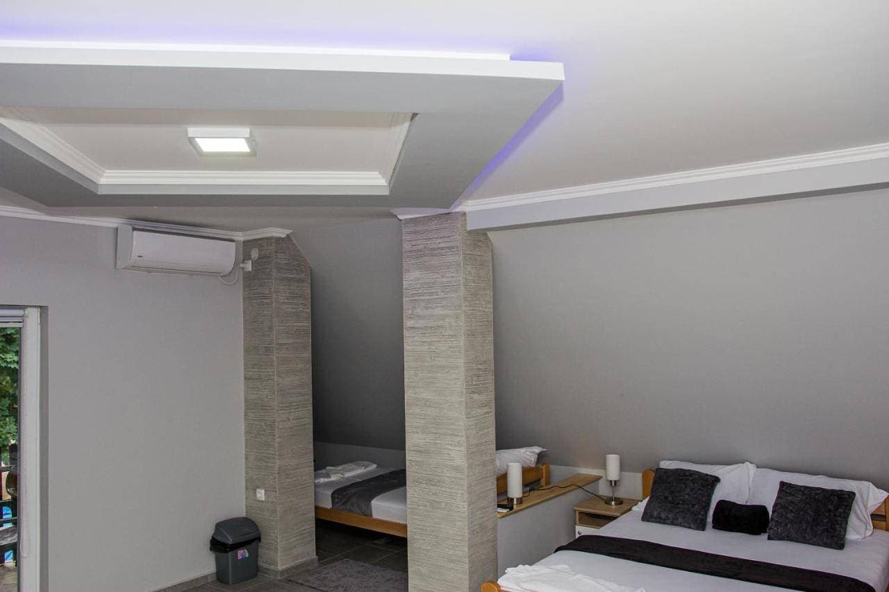 Foto 10 von 17: Quadruple Room with Balcony
