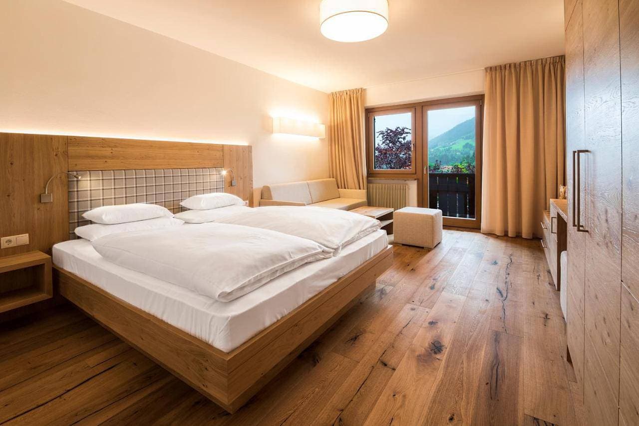 Foto 2 von 5: Double Room with Pool View