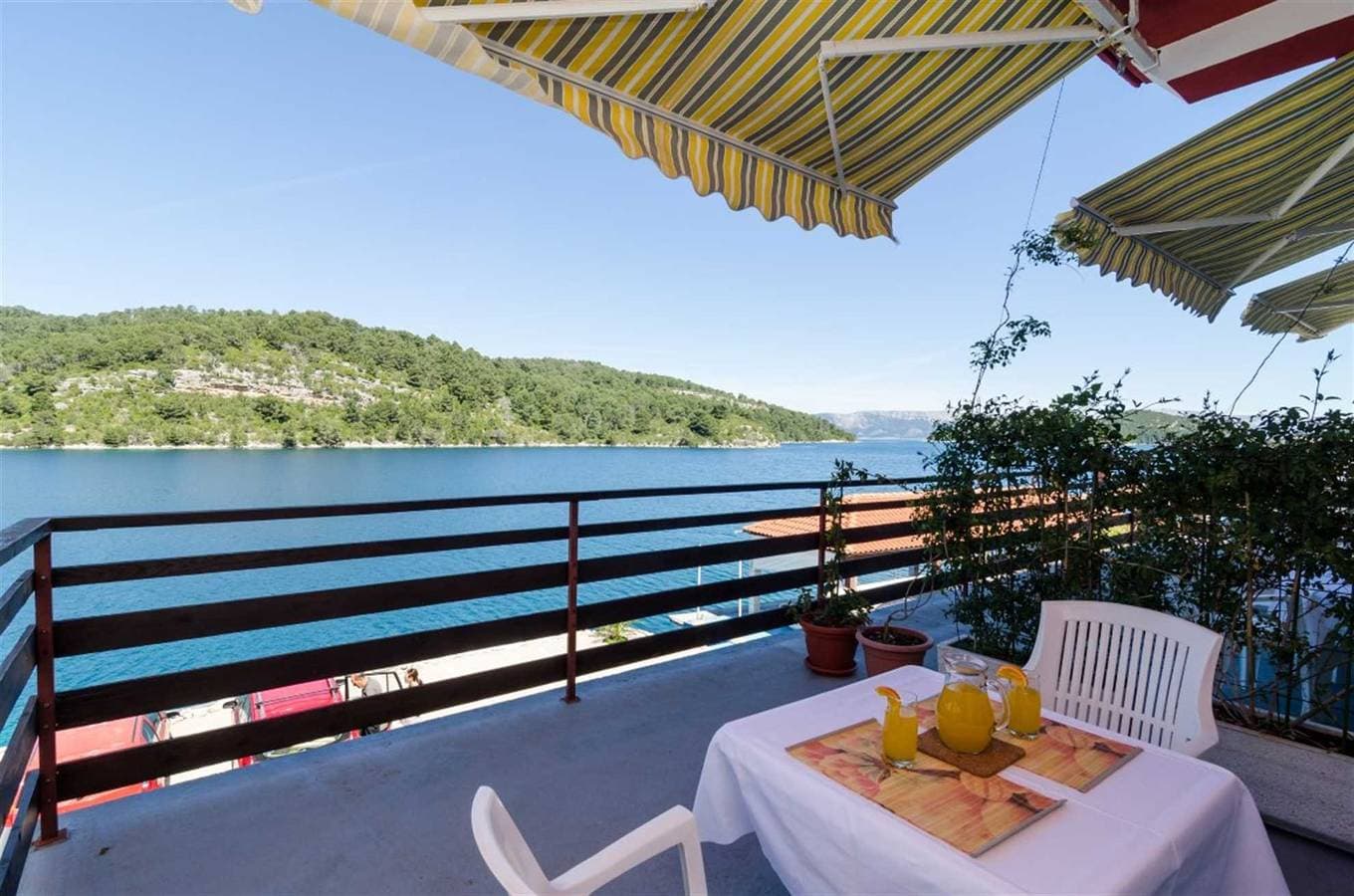 Foto 10 von 20: Maestral Studio mit Terrasse und Meerblick