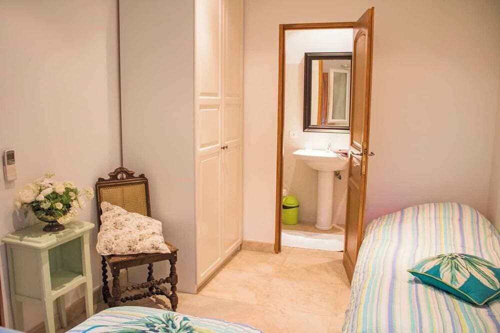 Foto 6 von 18: Wohnung, Luxus, 80m², Blick, Beheizter Pool, Klimaanlage, WLAN, 6 Personen