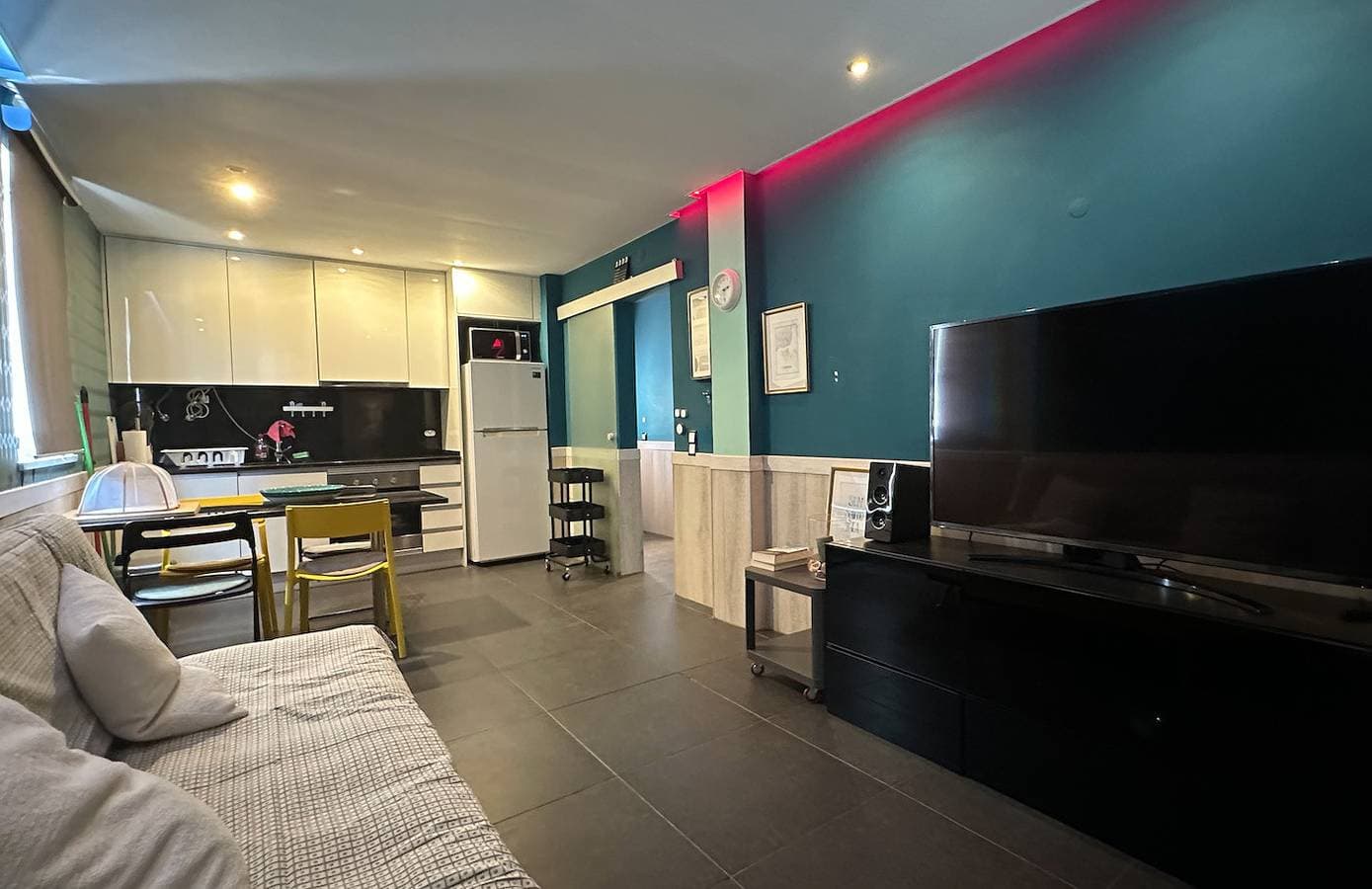 Foto 10 von 27: Apartamento T1 Caliços 600mt da Praia
