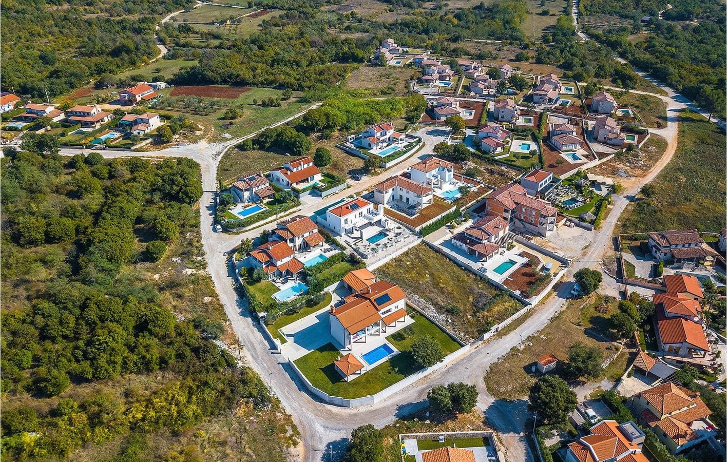 Gemütliche 2-Zimmer-Wohnung mit Terrasse, Parkplatz und WLAN in der Nähe des Zentrums von Heraki 1