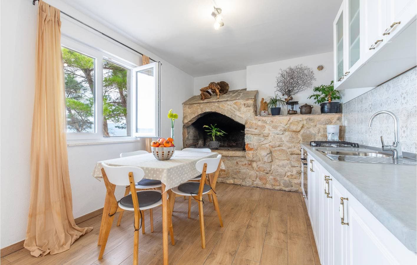 Foto 7 von 34: Gemütliche Ferienwohnung mit Terrasse, WLAN und Parkplatz – nur 400 m vom Strand entfernt!