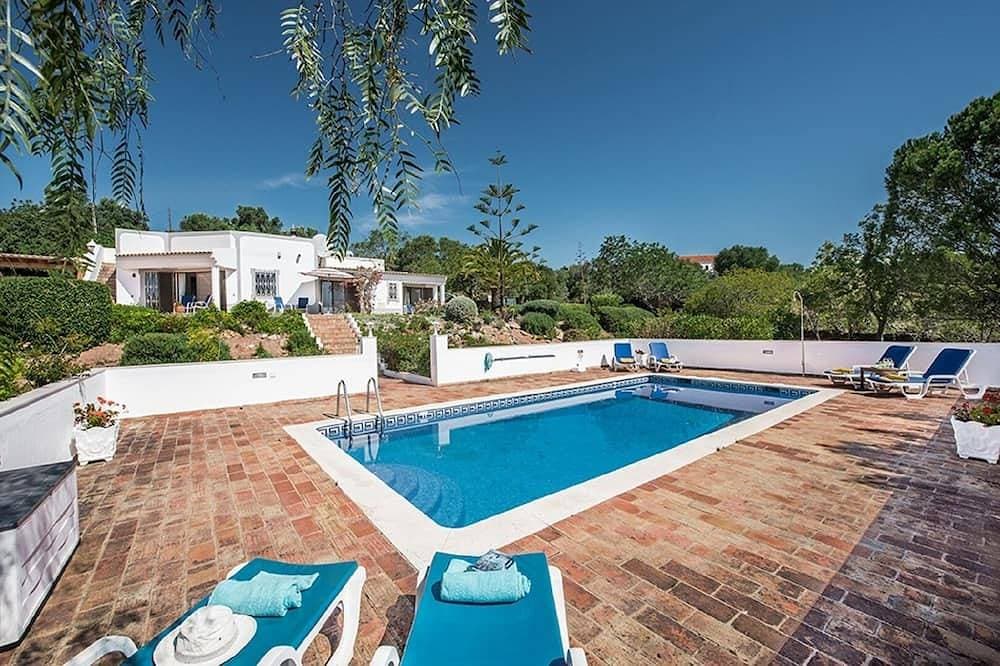 Villa Susana ~ Heated Pool* ~ Fast Wi-fi ~ 6 + 4 cots - Booking 2027 & 2028 Now! 1