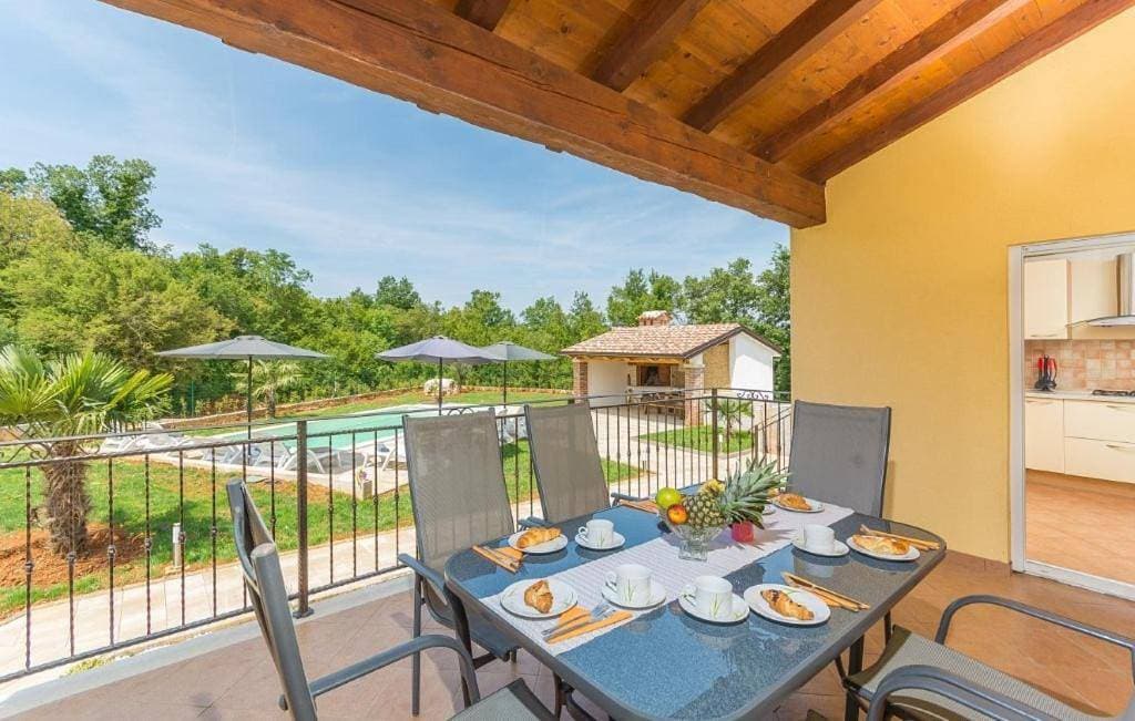 Foto 4 von 36: Villa with Private Pool
