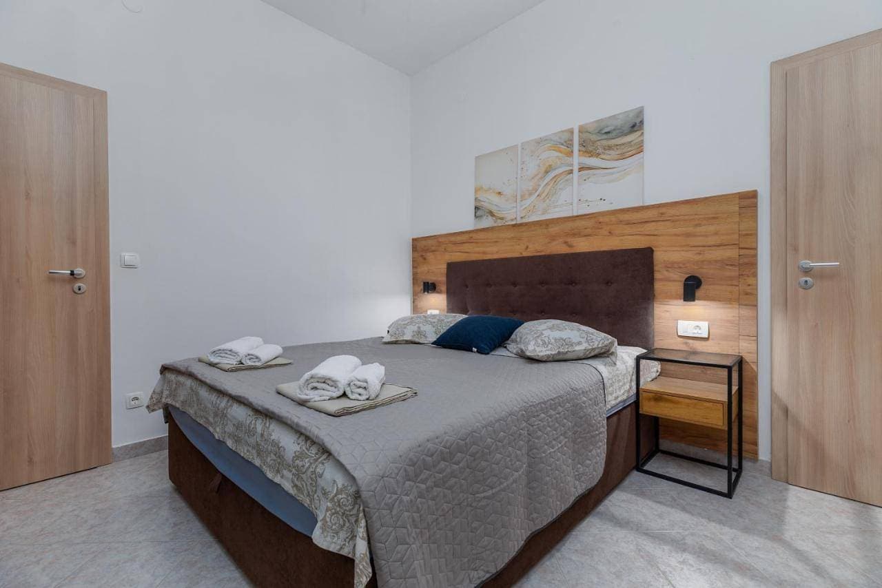 Foto 7 von 21: Two-Bedroom Apartment with Terrace and Sea View
