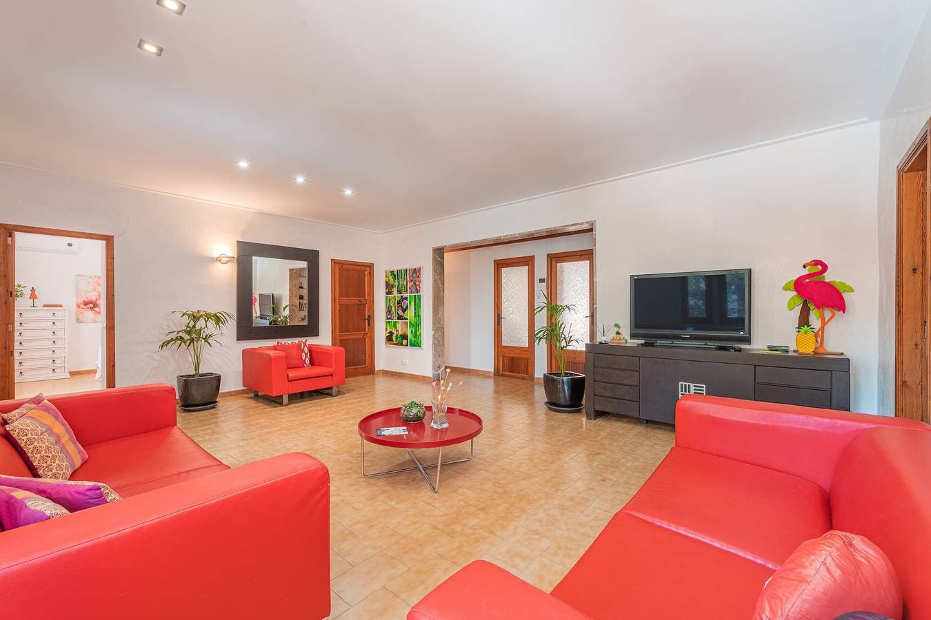Foto 10 von 25: Haustierfreundliche Villa Ses Basses mit Bergblick, Pool und WLAN