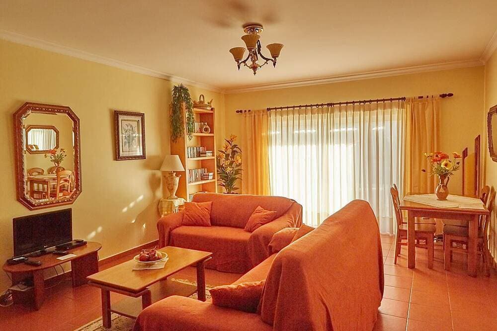 Schöne Wohnung in einer privaten Wohnanlage, 4 Minuten zu Fuß zum Strand 1